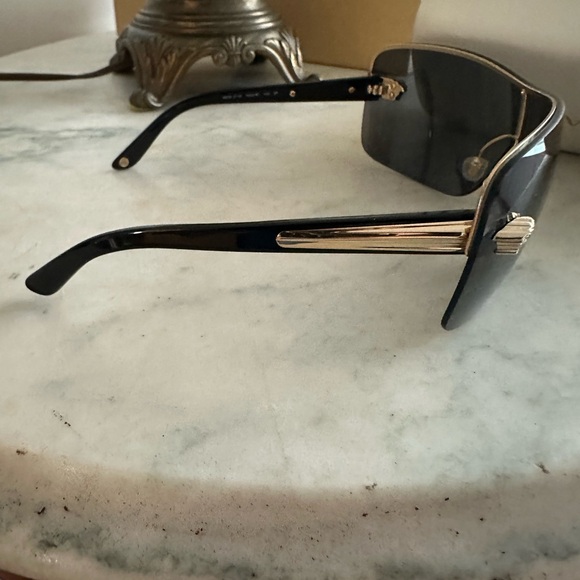 Versace unisex sunglassess - Picture 3 of 10
